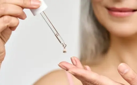 Best Vitamin C Serum in Pakistan 2025 | Top Brightening Serums Reviewed