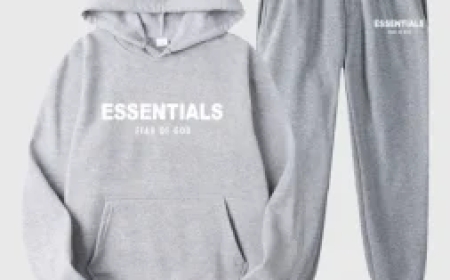 Essential Eco-Friendly Hoodie – Sustainable Materials and Style