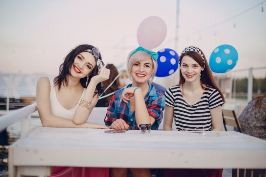 Sail, Sip & Celebrate: Your Dream Birthday Boat Party Starts Here