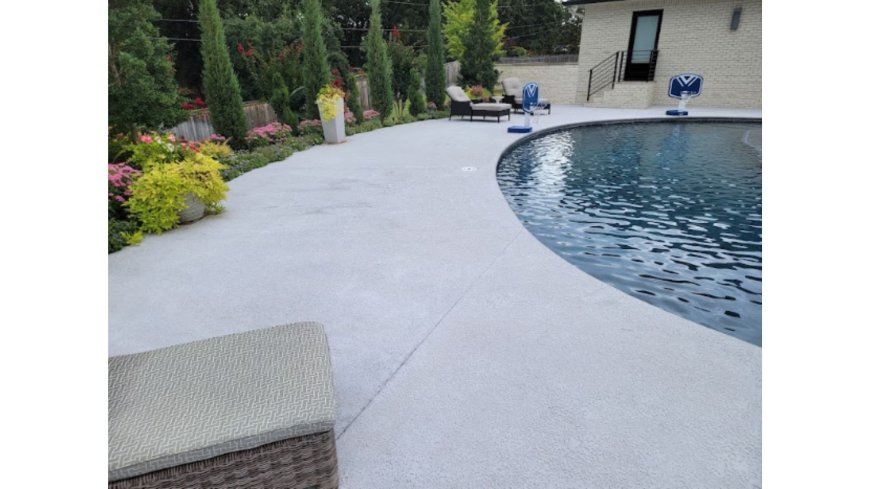 Why Smart Homeowners Are Replacing Their Pool Decks This Summer